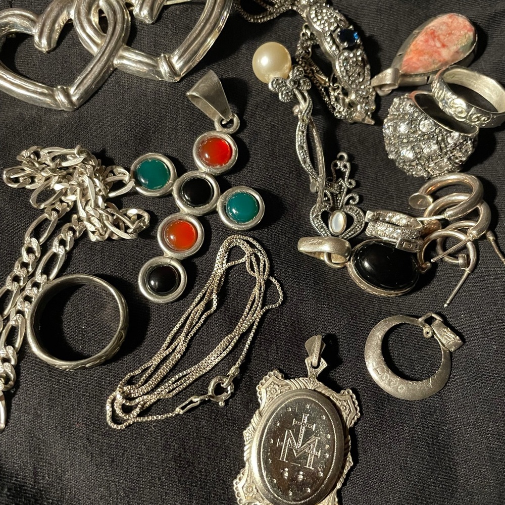 A lot of scrap of silver